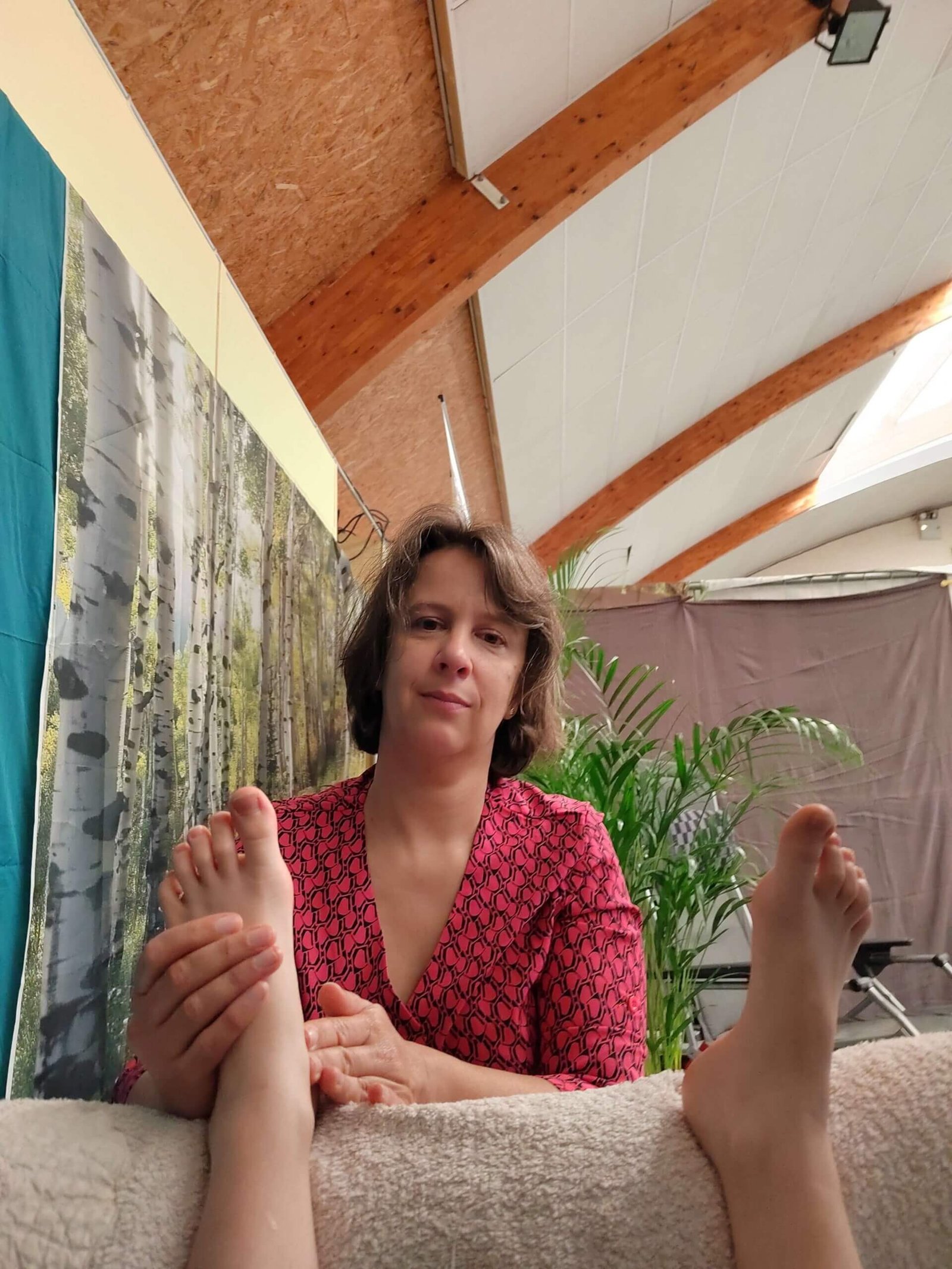 Salon du bien être à floing 2025, séance de réflexologie